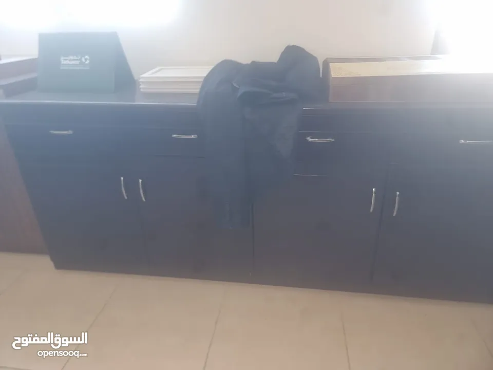 لليع المستعجل - أثاث مكتبي فاخر في أبوظبي - ومعدات كوفي شوب