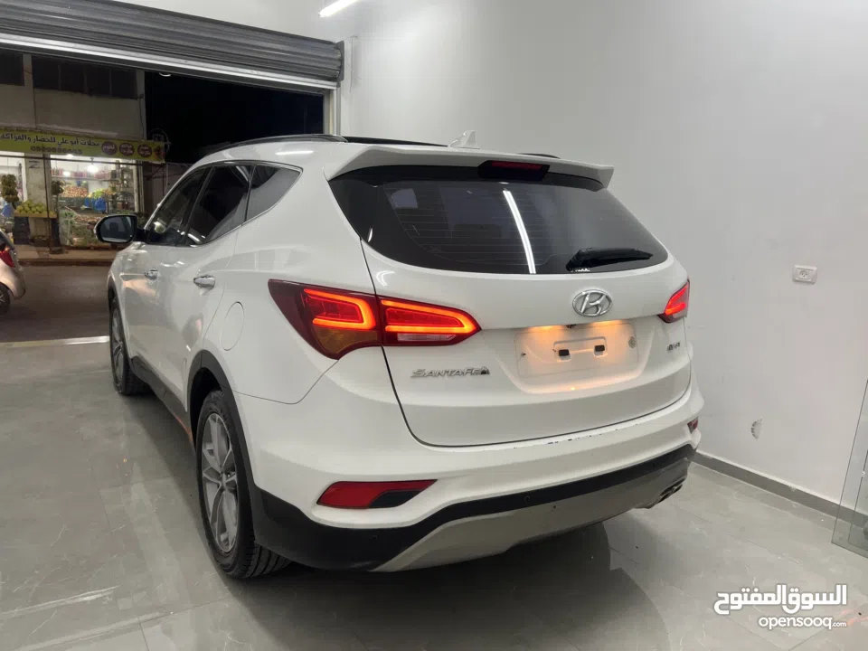 هونداااااي سنتافيه 2017 مطور 2000 ديزل اتوماتيك فل الفل اضافات بنورامااااااا لون ابيض ملوكي جب