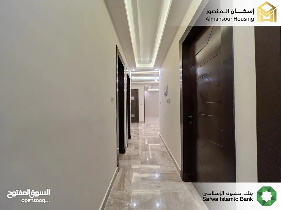 شقة شبه ارضية 175م2 فاخرة للبيع في طريق المطار/ مشروع لومينوس 1 ( إسكان المنصور )