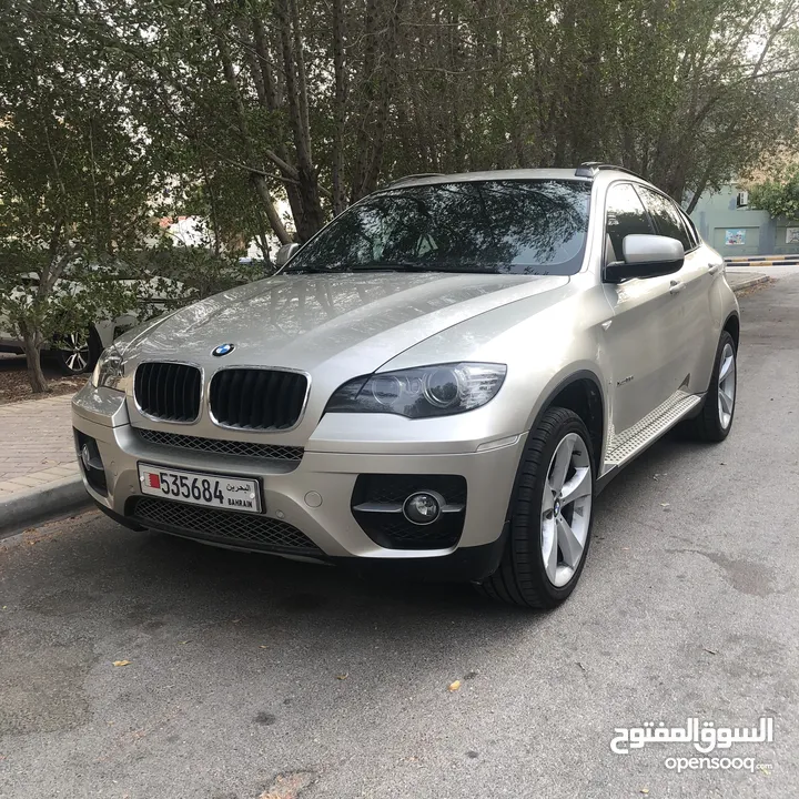 للبيع BMW x6 موديل 2012