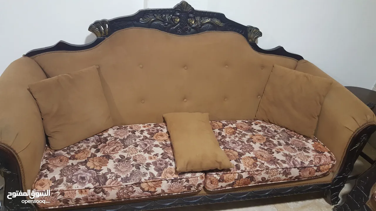 طقم جديد للبيع