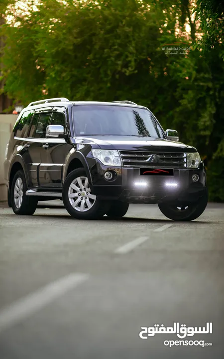 MITSUBISHI PAJERO  EXCELLENT CONDITION  BLACK  2011  REDUCED PRICE