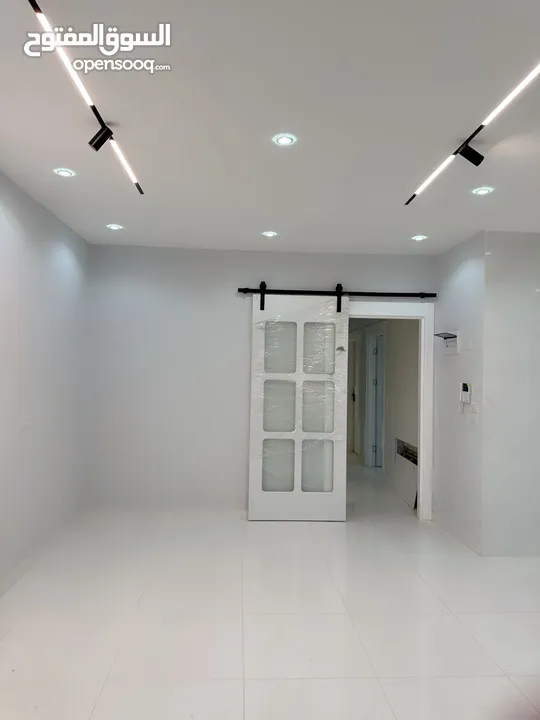 شقه مميزه مساحه 150 طابق ثاني فني