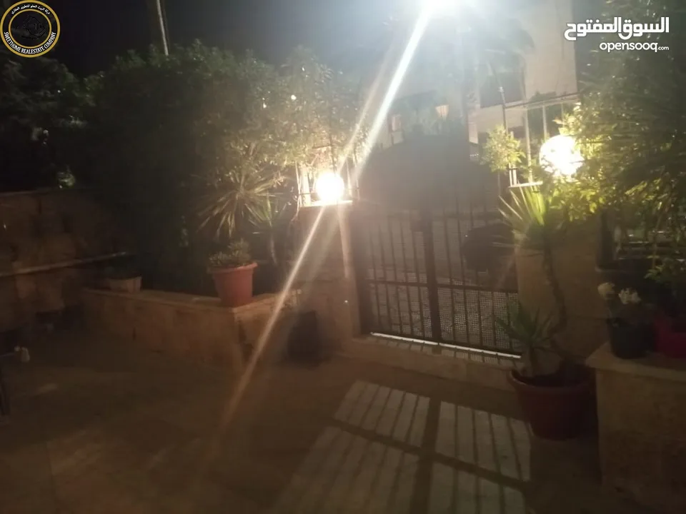 شقة أرضية مميزة للبيع في الدوار السابع  - قرب كوزمو 160م مع حديقة وترسات 200م