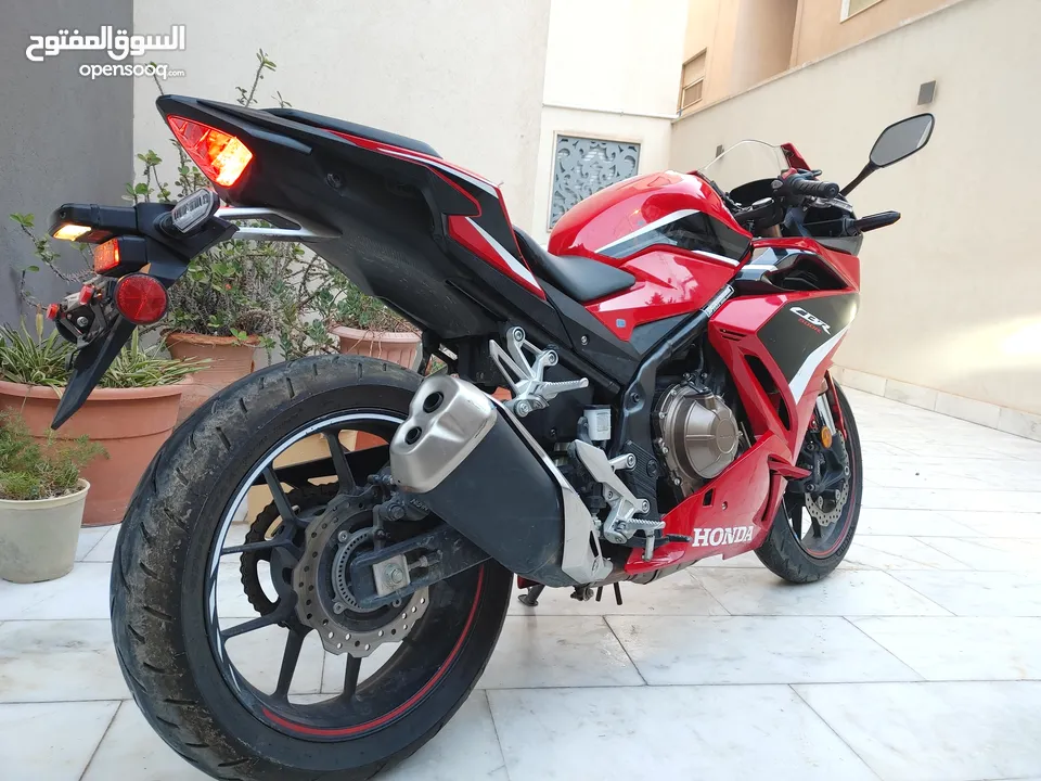 تخفيض في السعر Honda CBR500R 2022 شبه صفار