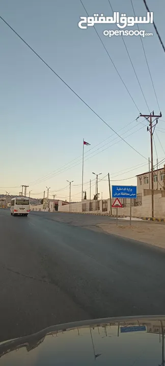 900 متر  الشواهد طريق اربد جرش القديم بعد محافظه جرش عالي و كاشف منطقه فلل بسعر مميز جدا