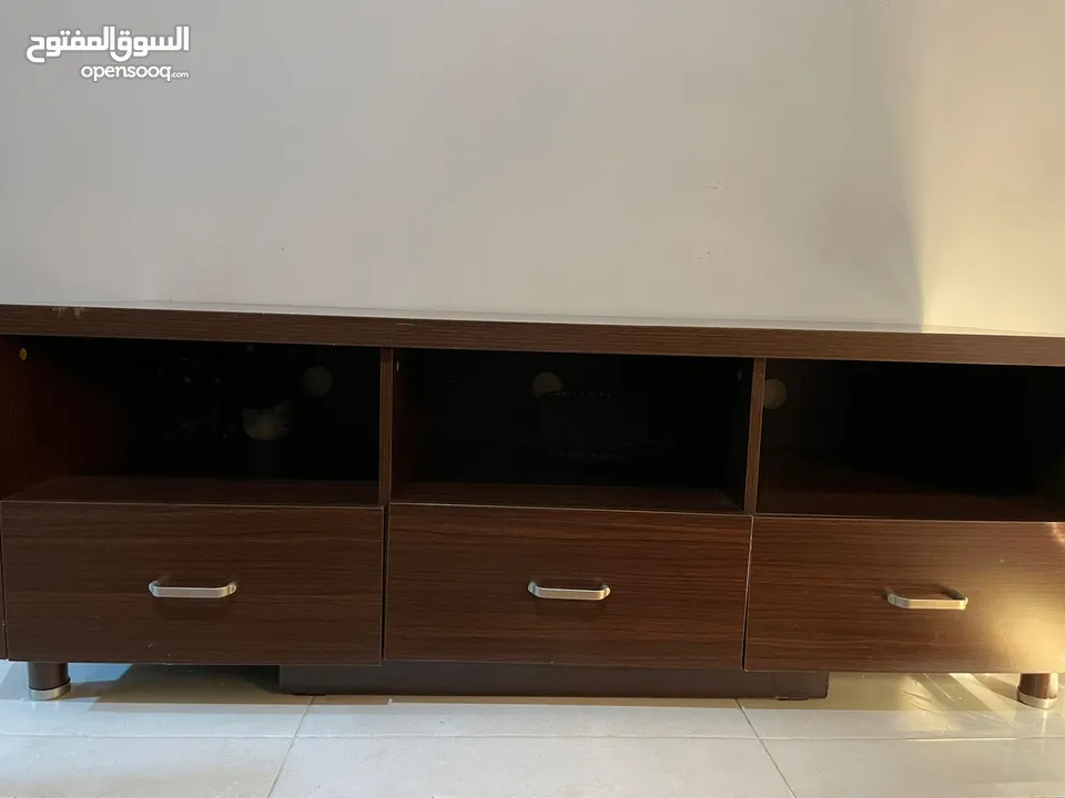 طاولة تلفزيون خشب من هوم سنتر