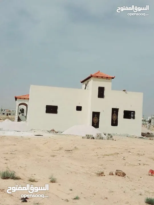 تركيب جميع انواع القرميد  تفصيل ابواب وحمايات ودربزنات  تركيب مظلات وبرقلات   صيانه عامه