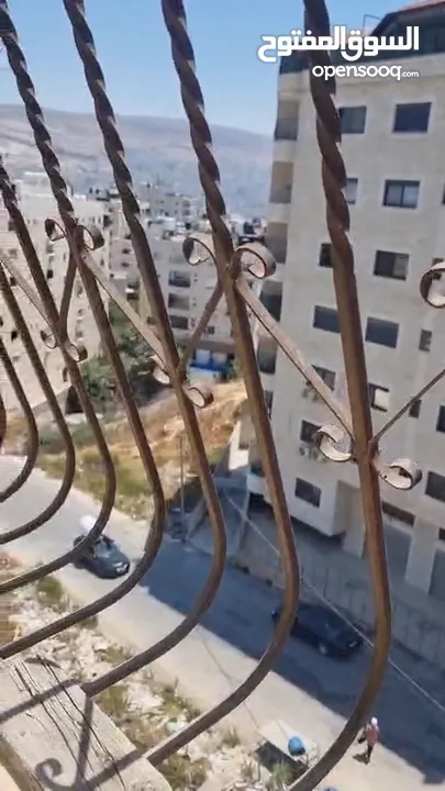 شقة للبيع بالقرب من الاكاديمية 2 غرفة نوم صالون حمام مطبخ بلكونة