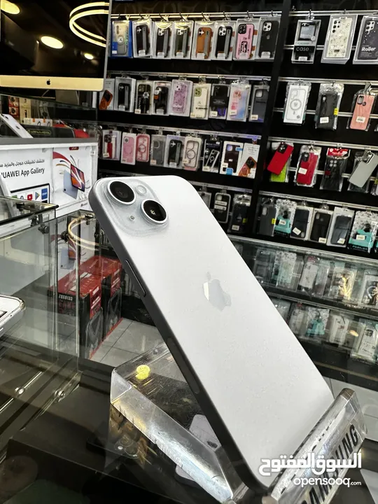 iPhone 15  128GB بطارية 98% تب نضافة مش مفتوح ولا مغير فيه اي اشي وارد امريكي esim  (مش مشفر)