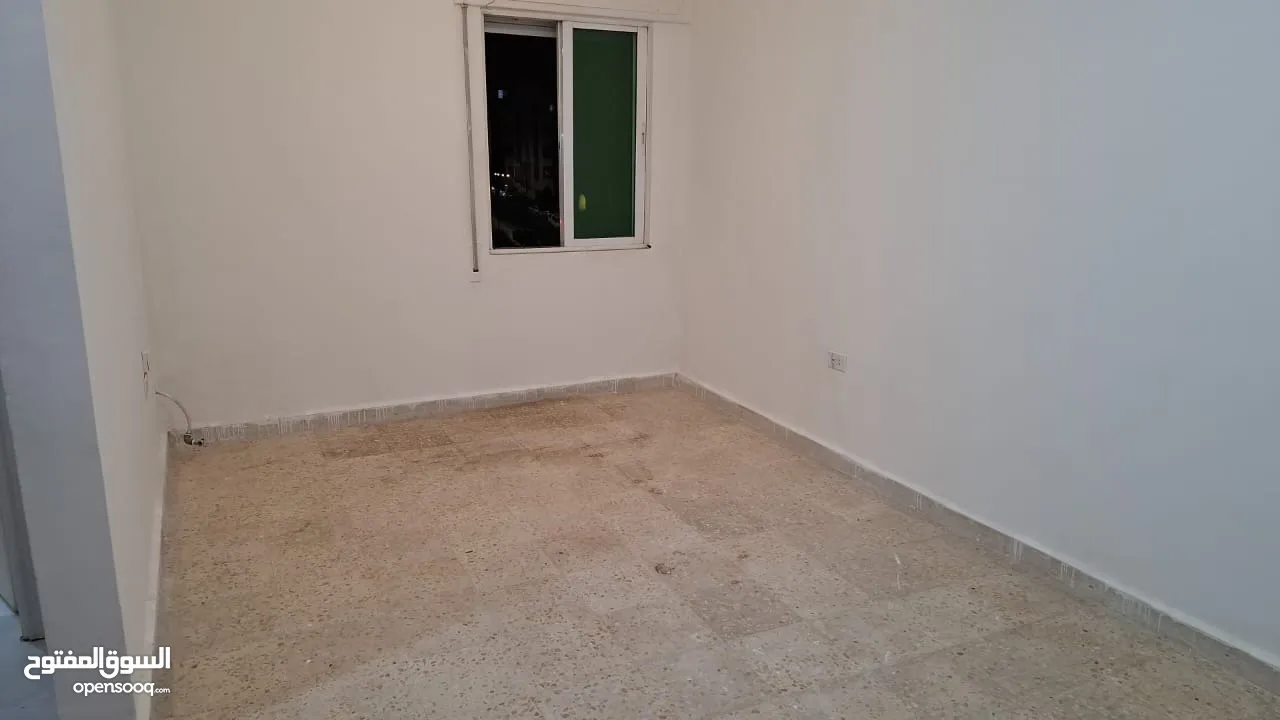 من المالك مباشره ، استوديوا غير مفروش ، قرب الخدمات ، بضاحية الياسمين ، شامل مُكيّف وغسالة