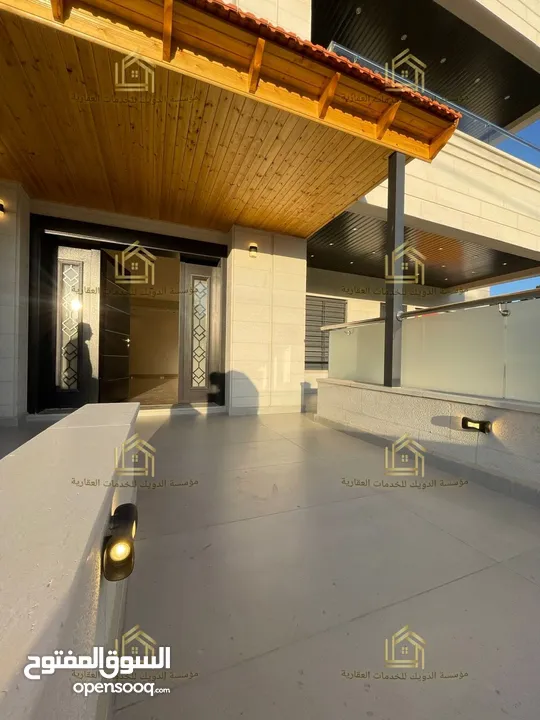 شقة فاخرة - لم تسكن - 4نوم 2ماستر - 230م - ارضية - ترس - موقع هادئ ومميز