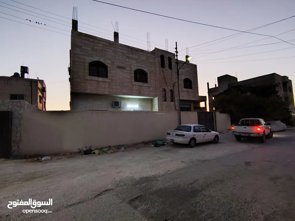 منزل طابقين للبيع كامل الزرقاء-الهاشمية من المالك مباشرة بسعر مغري