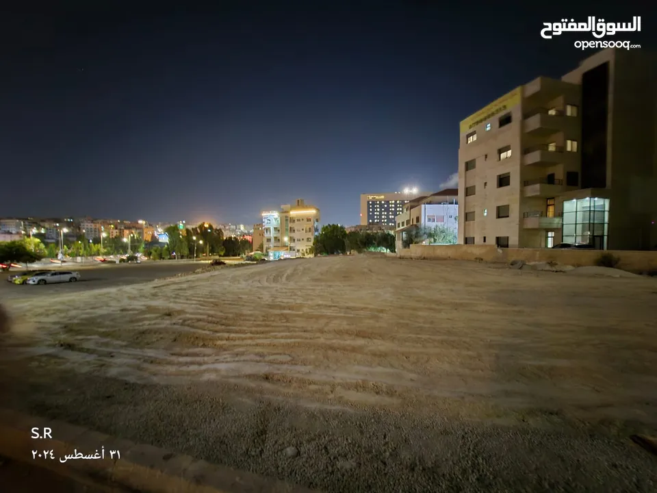 شقة فارغة للايجار  ضاحية الرشيد قرب مستشفى الجامعة والحسين للسرطان