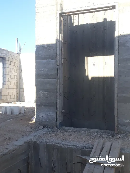بيت طابقين للبيع