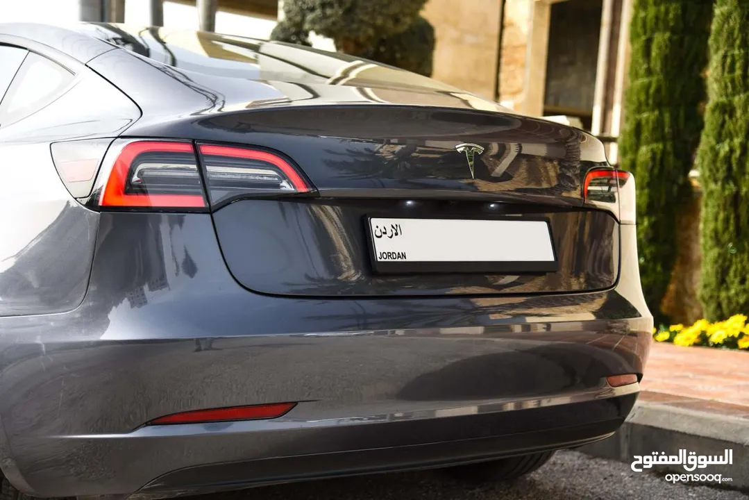 ‏Tesla Model 3 Standerd Plus 2023 بدفعة 2500