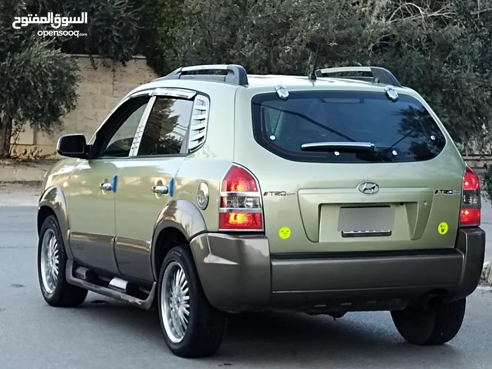 هونداي توسان 4x4 اوتوماتيك 2005 توب نظافة بسعرررر مميززز محرك 2000cc قوي واقتصادي ما شاء الله