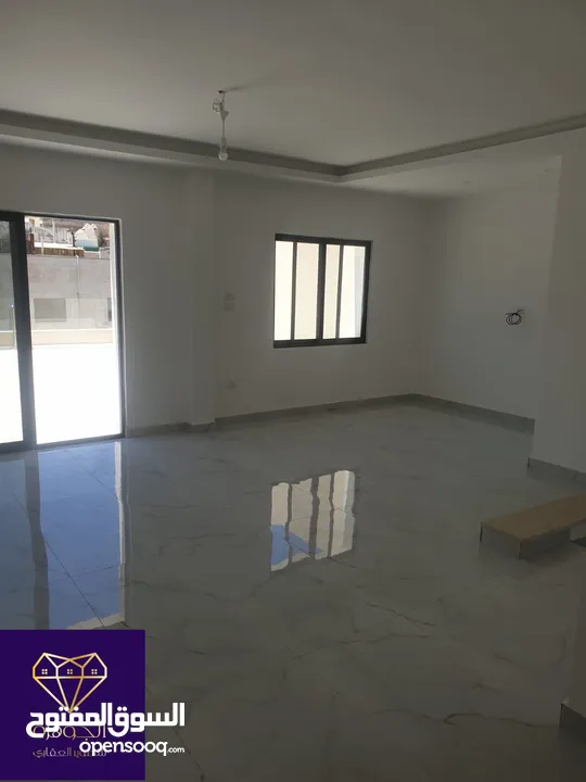 طابق اخير مع روف دوبلكس فاخر لم يسكن لقطه وبسعر مغري جداااا عرض خاص يا بلاش في أرقى واجمل مناطق خلدا
