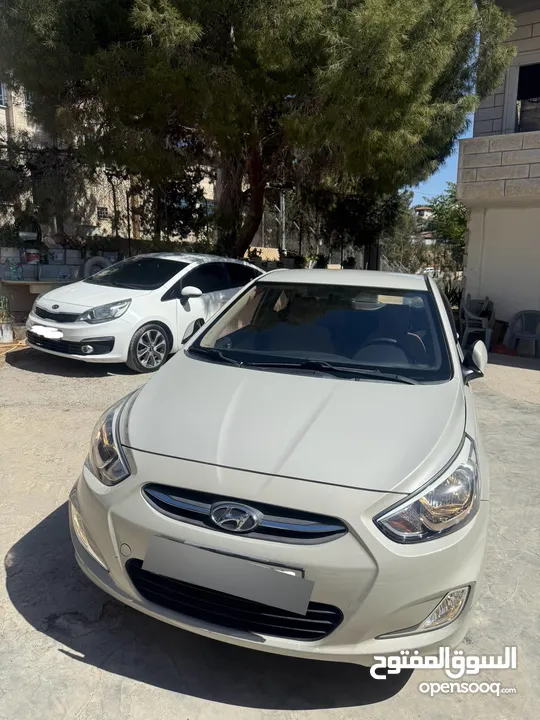 اكسنت 2017 ماتور 1600 بنزين اتوماتيك 4 غياااااار ماشيه 40 الف
