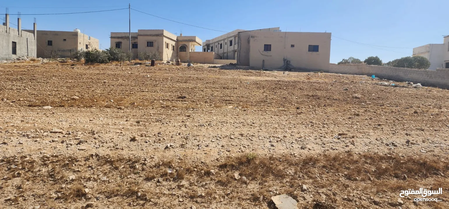 3 اراضي للبيع بالجنوب