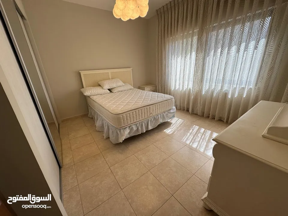 شقة مفروشة للايجار ثلاث غرف نوم في دير غبار
