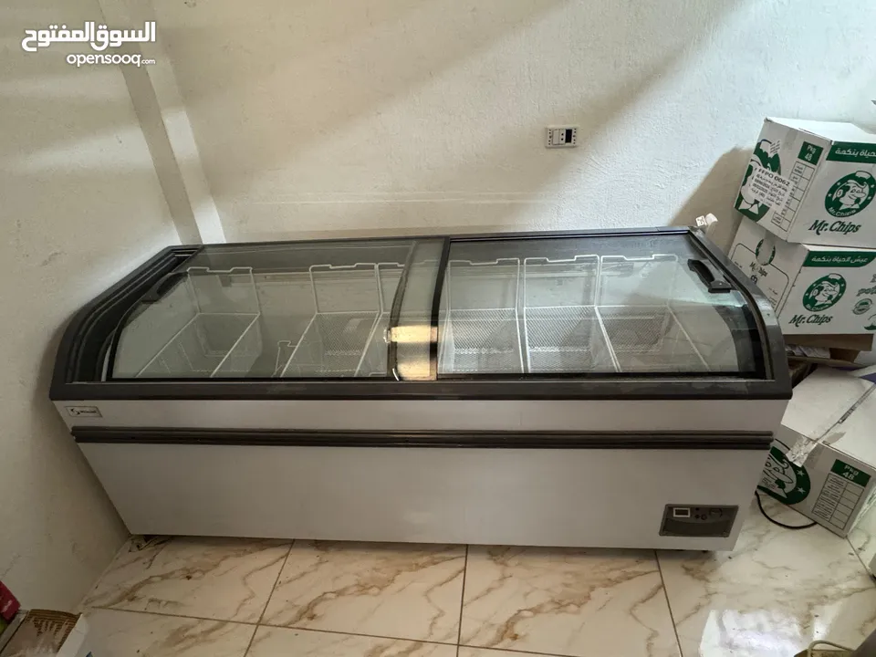 فريزر بطح حجم كبير