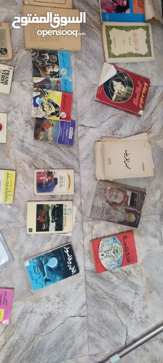 كتب نادرة وروايات