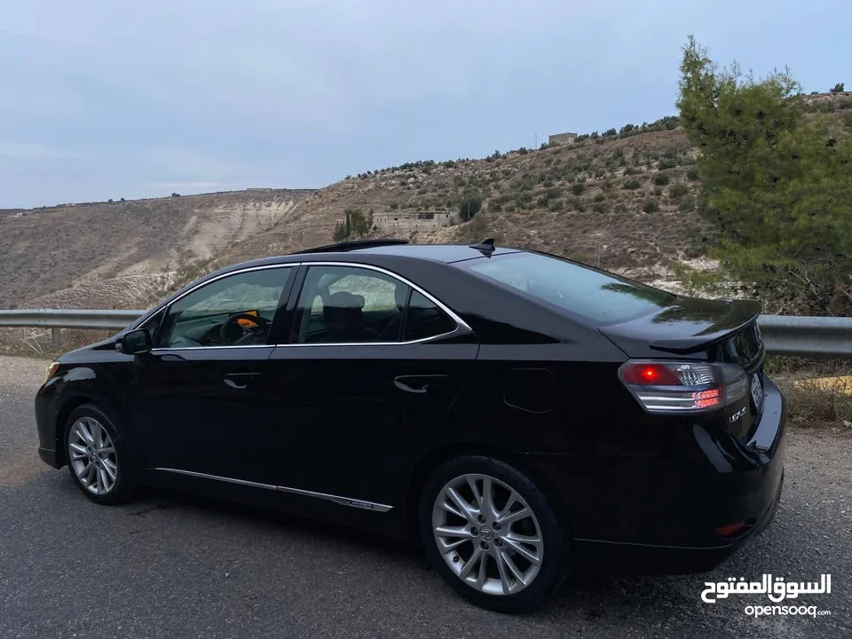 لكزس hs250h للبيع موديل 2010
