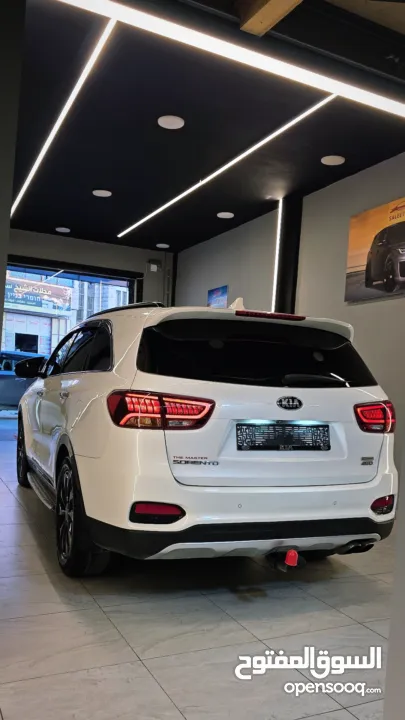 من اجمل كيا سورينتو فل ملغم دفع رباعي بحاله الشركه