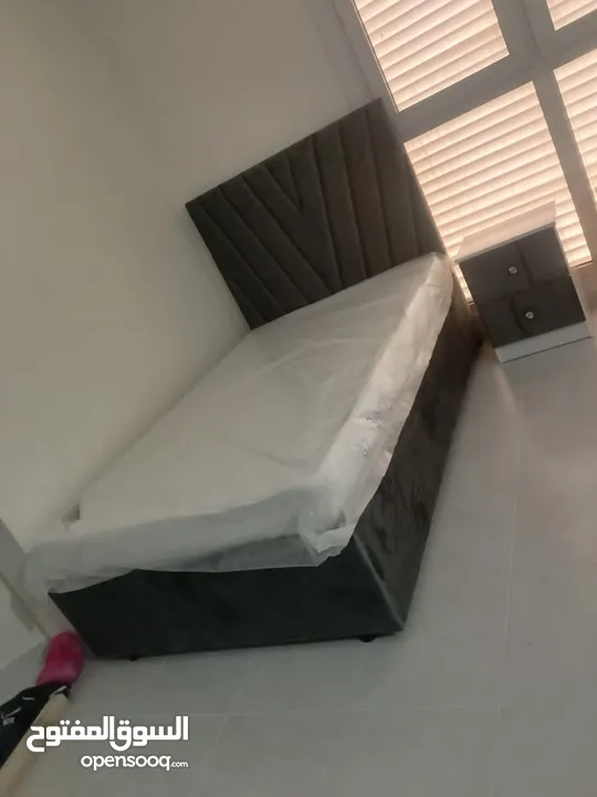 King size only Bed 900