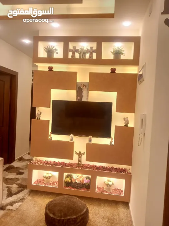 شقه للبيع طابق ارضي موقع مميز