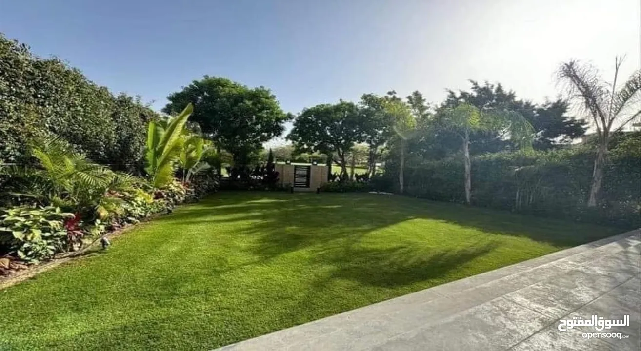 اجمل فيلا توين في مدينتي بحديقه و فيو حديقه كبيره تشطيب فاخر جدا
