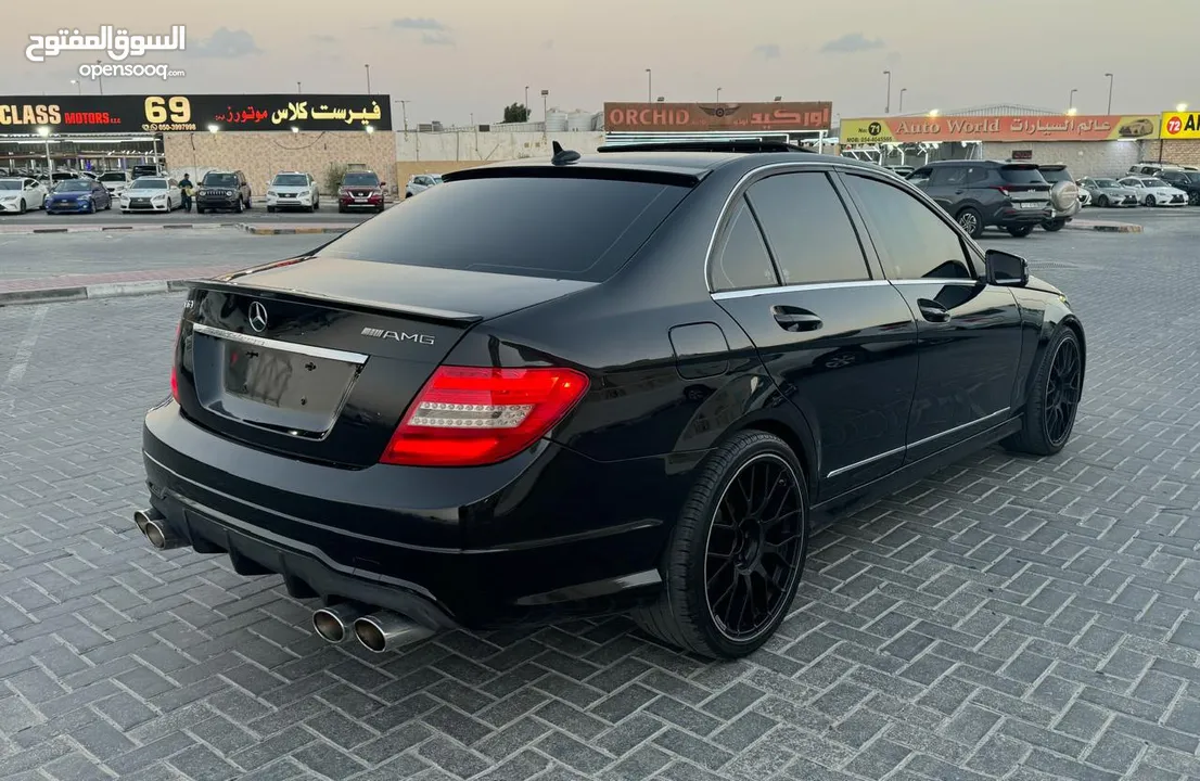 Mercedes Benz C 300 2014 Full option super clean car