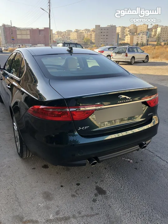 جاكوار XF 2018 وارد وكالة المحمودية لون مميز للبيع كلين ولا غلطة بيع او بدل