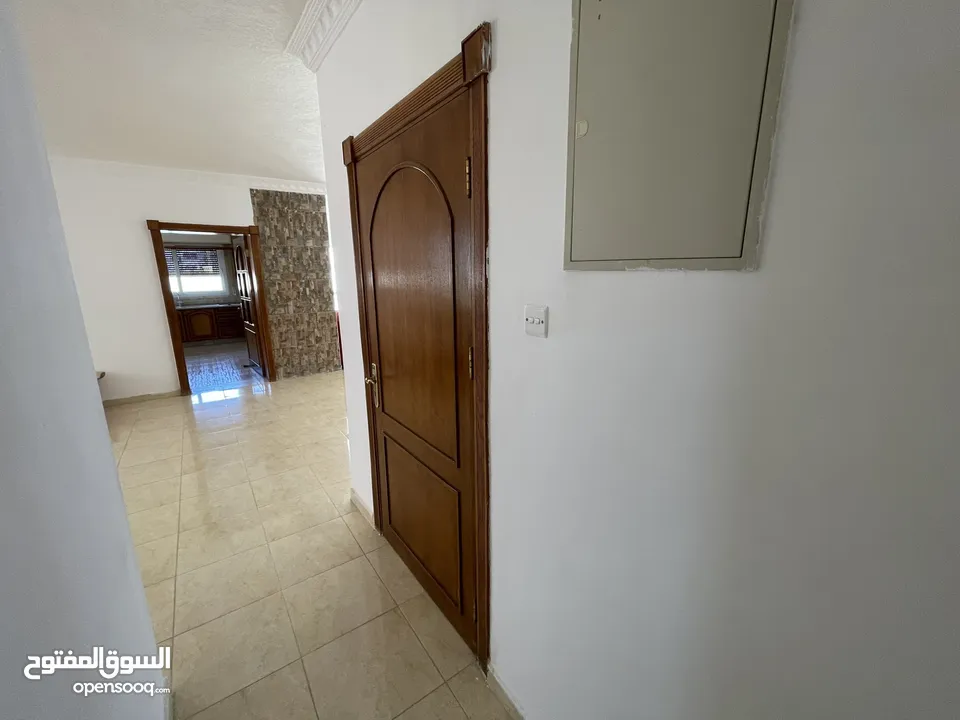 عمارة للبيع فل عقبة تاسعة جمعيات شقتين كل شقة 200 متر+ تسوية 80 متر بسعر مغري مساحة الارض 476