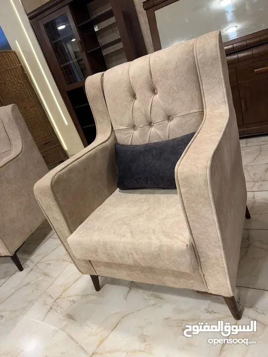 طقم كنب مع طاولات فخم جدا