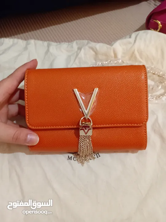 شنطة يد من فالنتينو أصلية- Valentino habd bag