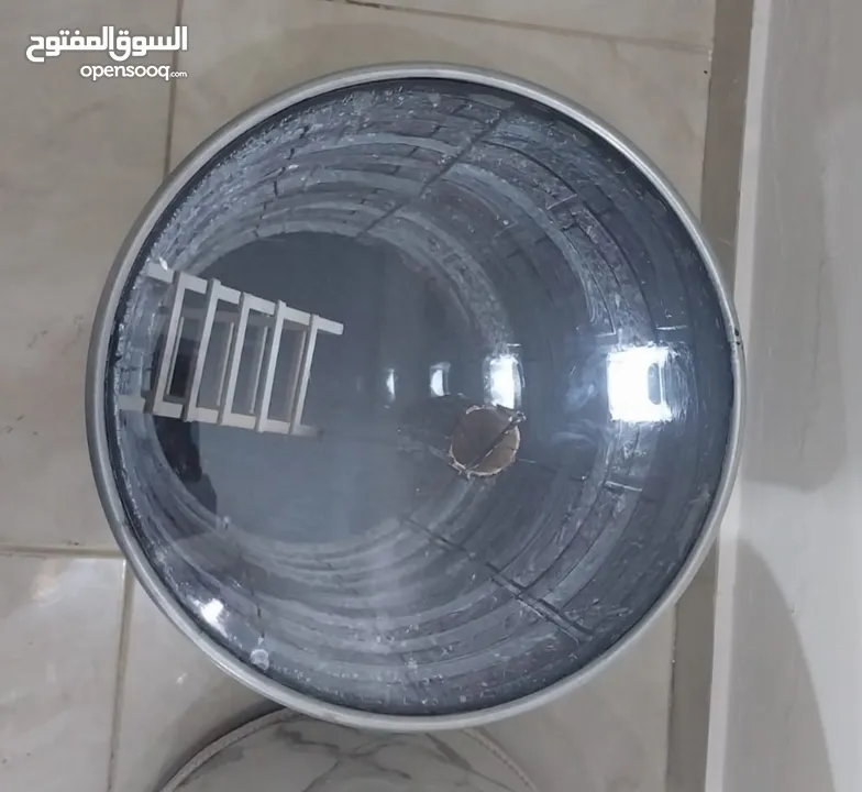 طاولات صغيرة مضيئة