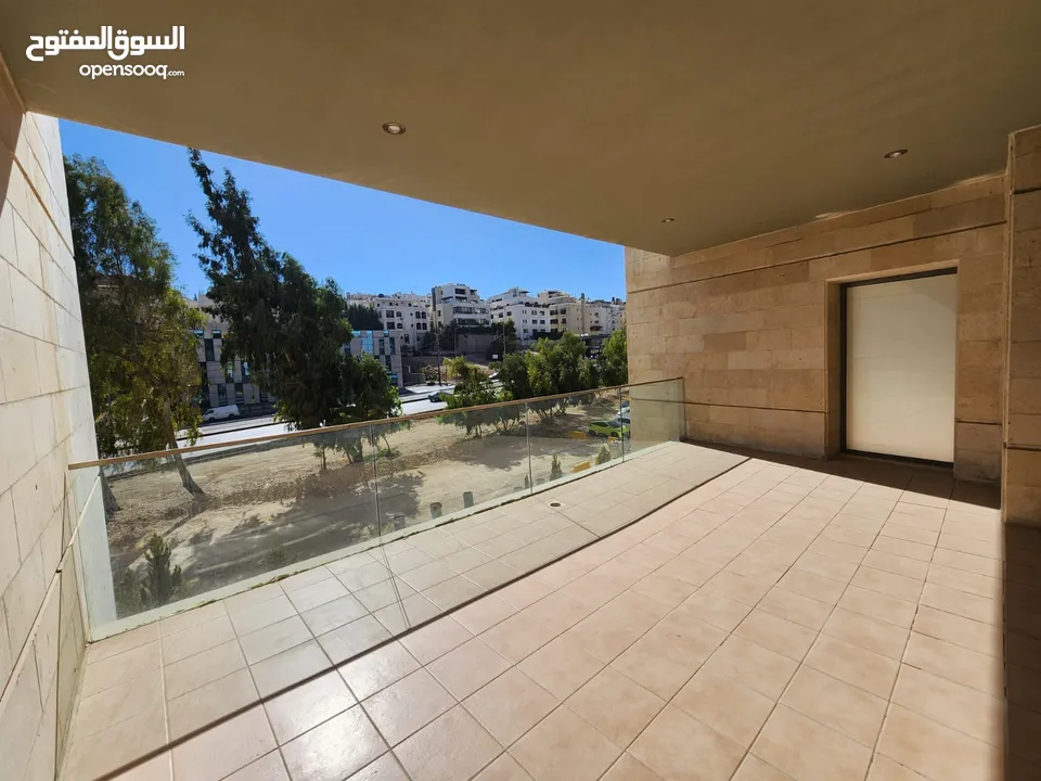 شقة فارغة للبيع في منطقة الدوار الرابع ( عدد 2 ) ref : 14339