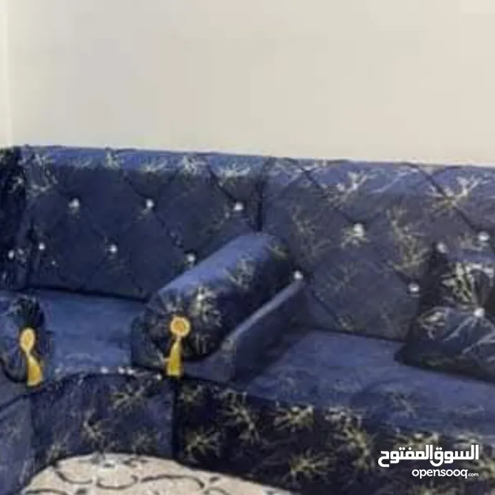 تفصيل جميع المجالس العربية والخليجية يوجد مجالس جاهزه ستاندر يوجد برادي جاهزه وتفصيل
