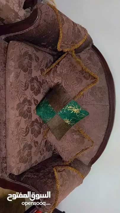 طقم كنب 7 مقاعد بحاله جديده