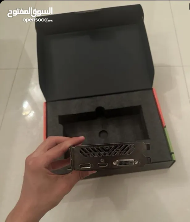 كرت شاشة  GTX 1650 SUPER WINDFORCE 4gb مستخدم نظيييف بالكرتون
