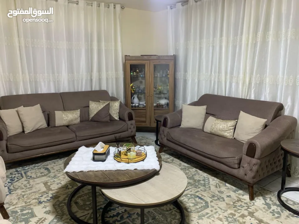 طقم كنب للبيع أمريكي خشب ثقيل