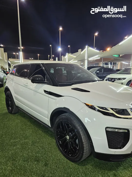 Range Rover Evoque R- Dynamic / GCC / very well maintained / 2 Keys