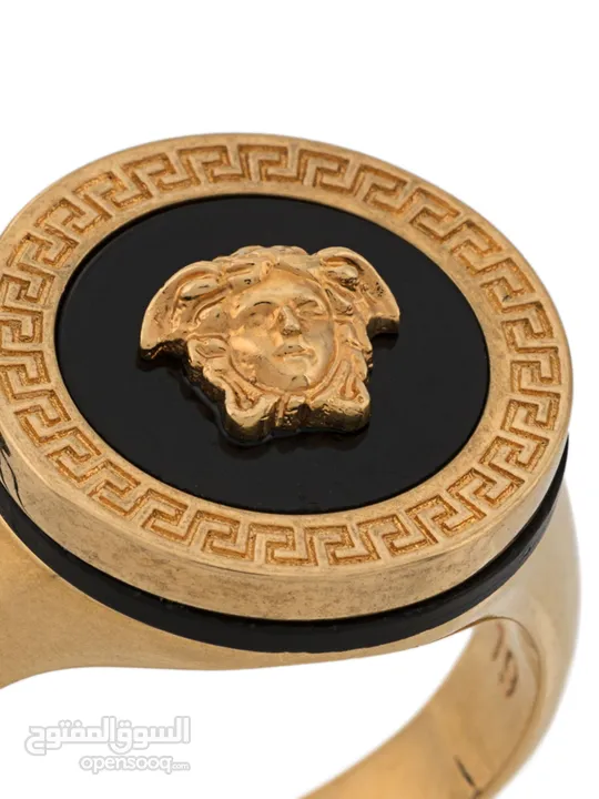 خاتم فيرساتشي مطلي ذهب لافت للنظر و مميز و نادر - Versace Enamel Medusa Ring