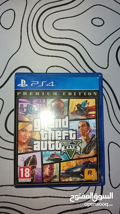 ps4 لل بيع مستخدم و معها ثلث سيديات و ايد جديده مستعمله شهر و ماوس و كيبورد جداد