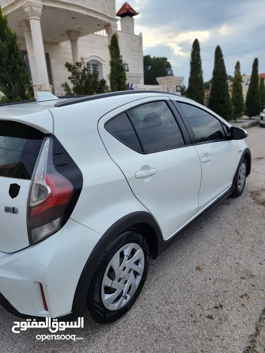 تويوتا بريوس سي 2018  للبيع    TOYOTA   PRIUS C 2018 for Sale   موديل 2018   ترخيص جديد لغاية 2/2026