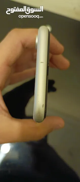 آيفون XR مش مفتوح اقرأ الوصف