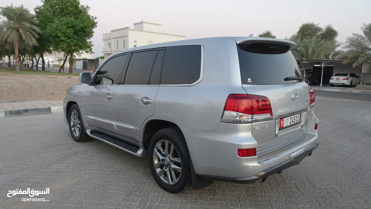 Lexus LX570 S Platinum Clean Title Freshly imported from US in Perfect condition Original Uplift