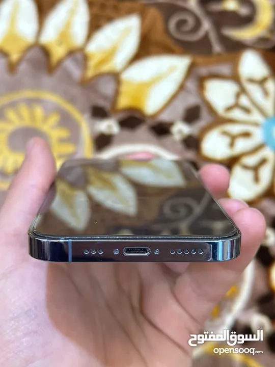 iPhone 13 pro بحالة الوكالة